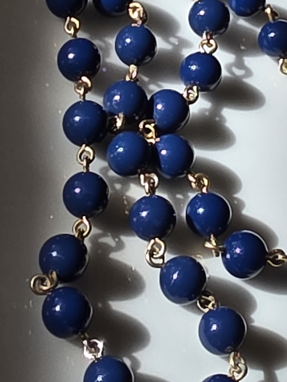 Monet Ceramic-Glass Like Bead Gold tone Linked Neklace - Picture 6 of 7